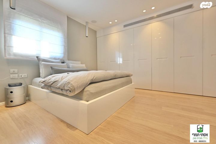 דירה, דוד זהבי, הזמר העברי, כפר סבא