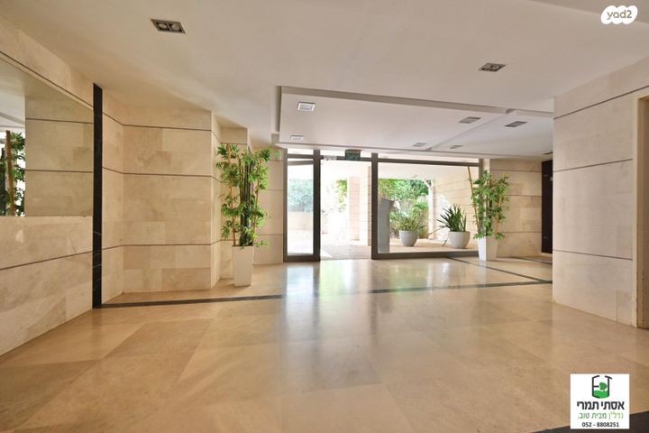 דירה, דוד זהבי, הזמר העברי, כפר סבא