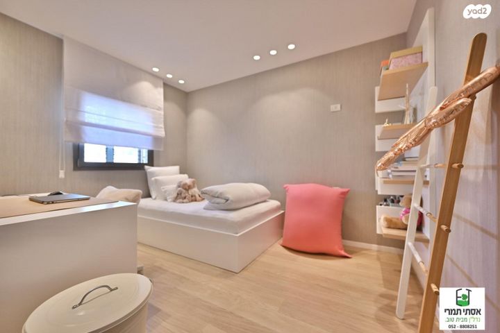 דירה, דוד זהבי, הזמר העברי, כפר סבא