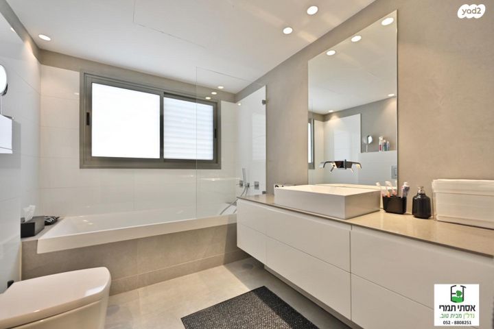 דירה, דוד זהבי, הזמר העברי, כפר סבא