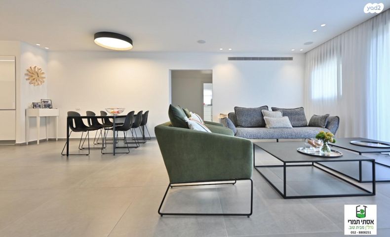 דירה, דוד זהבי, הזמר העברי, כפר סבא