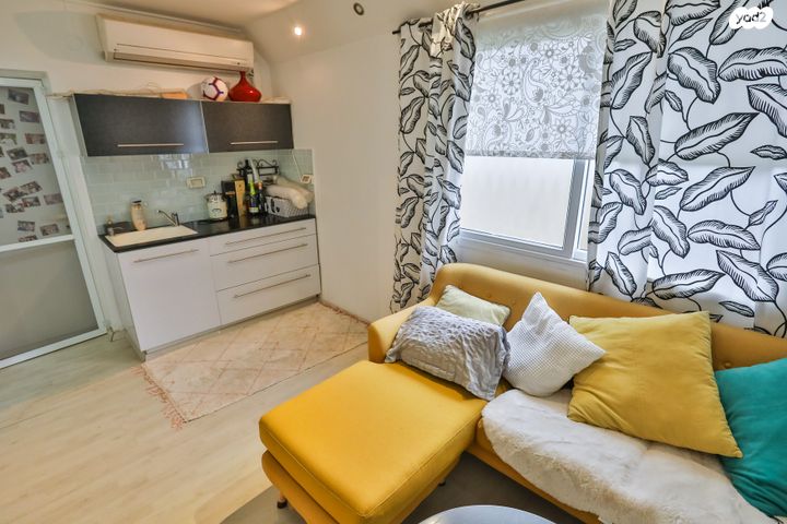 דו משפחתי, הגליל 13, רובע ג', אריאל