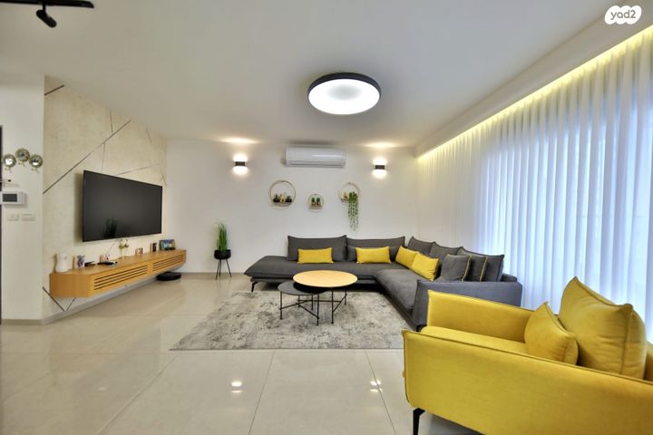 דירה, יוסי בנאי, משכנות האומנים, קרית מוצקין