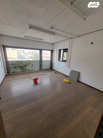 חנויות/ שטח מסחרי, הרדוף הנחלים, גבע בנימין, אדם - גבע בנימין