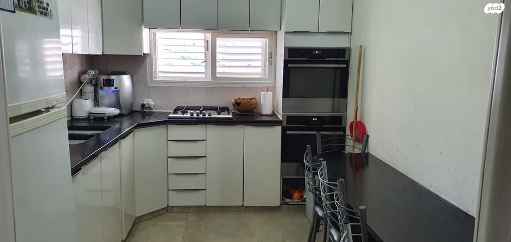 דירה, רמב"ם, ראשון לציון