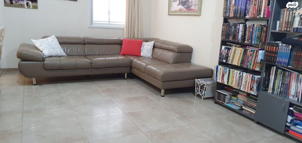 דירה, רמב"ם, ראשון לציון