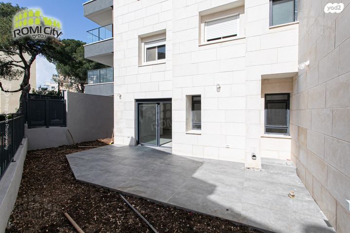 דירת גן, רות, חיפה