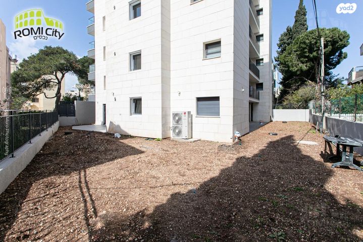 דירת גן, רות, חיפה