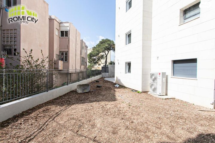 דירת גן, רות, חיפה