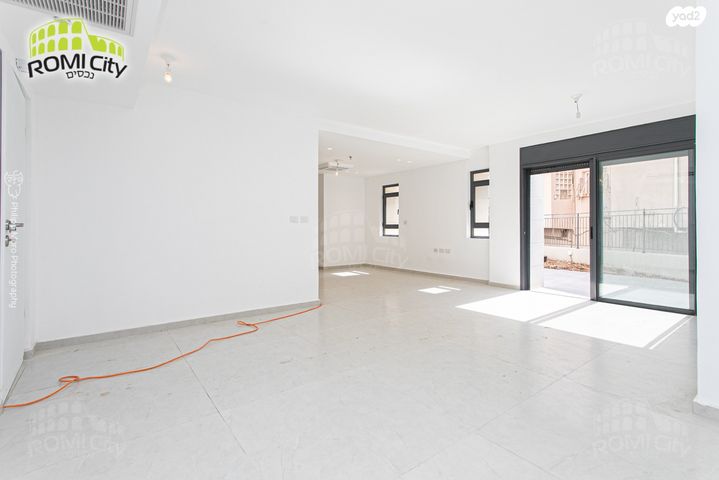 דירת גן, רות, חיפה