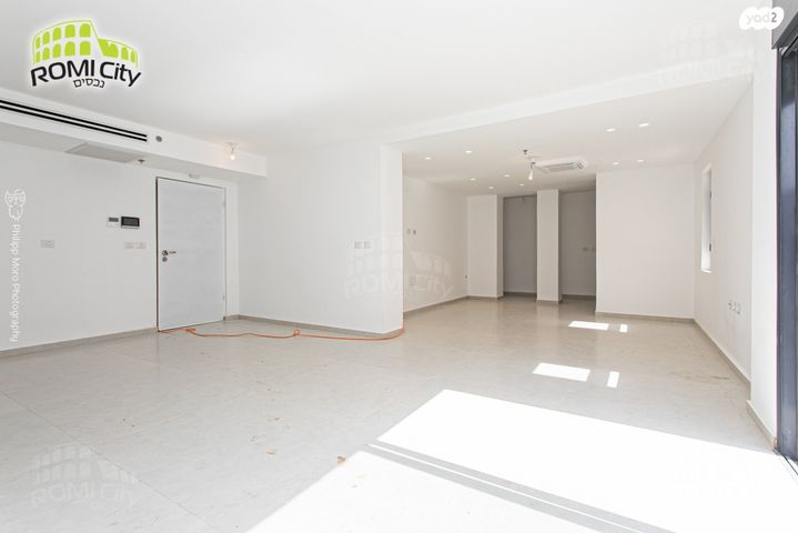 דירת גן, רות, חיפה