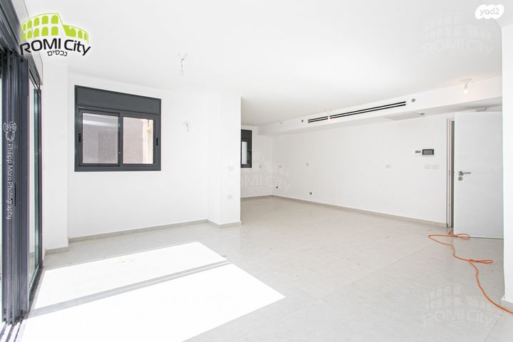 דירת גן, רות, חיפה