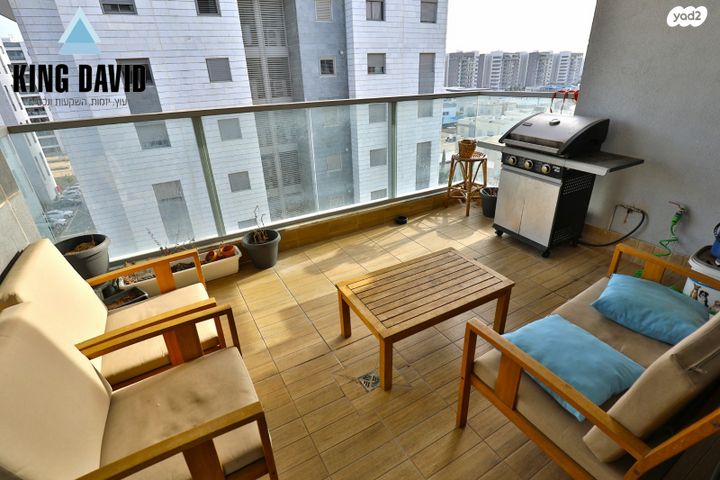 דירה, האושר, שרונה, כפר יונה