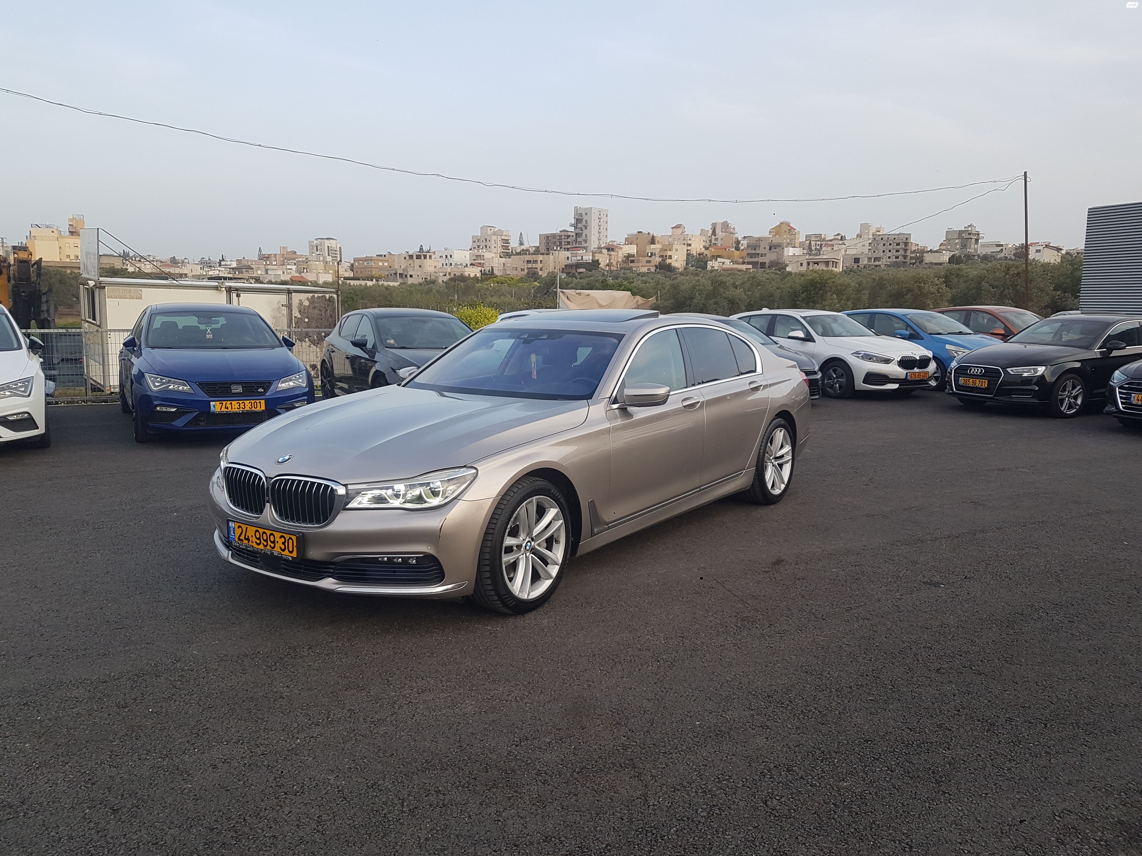 מודעת רכב ב מ וו סדרה 7