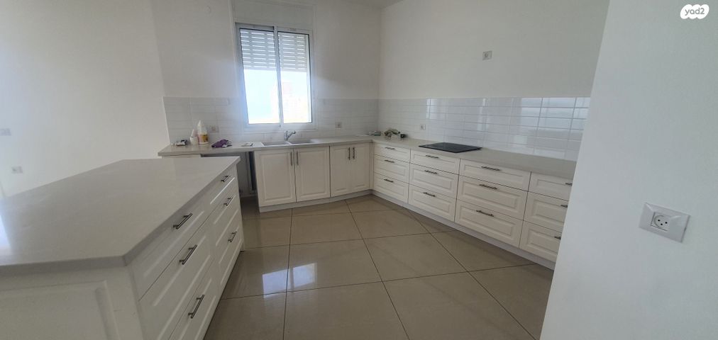 דירה, שדרות בן גוריון 2, נוף הטיילת, נתניה