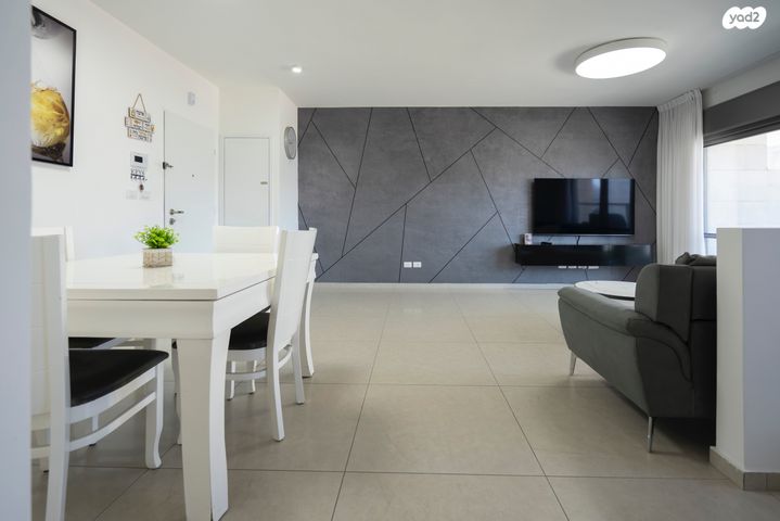 דירה, רקפת 20, הפרחים, חריש