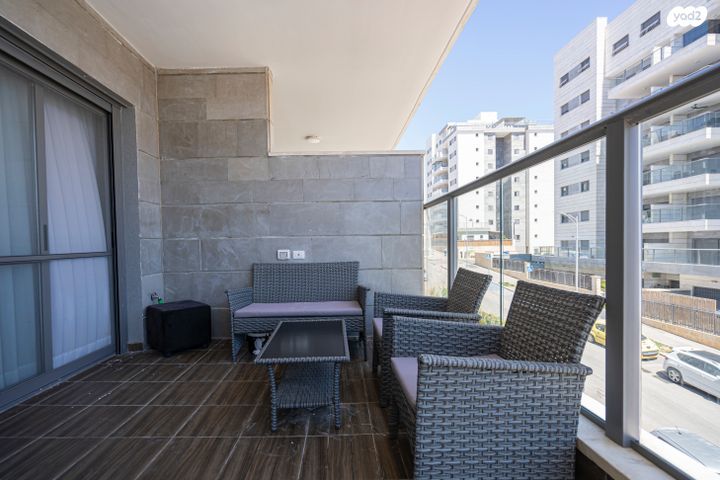 דירה, רקפת 20, הפרחים, חריש