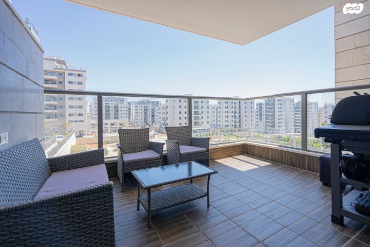 דירה, רקפת 20, הפרחים, חריש