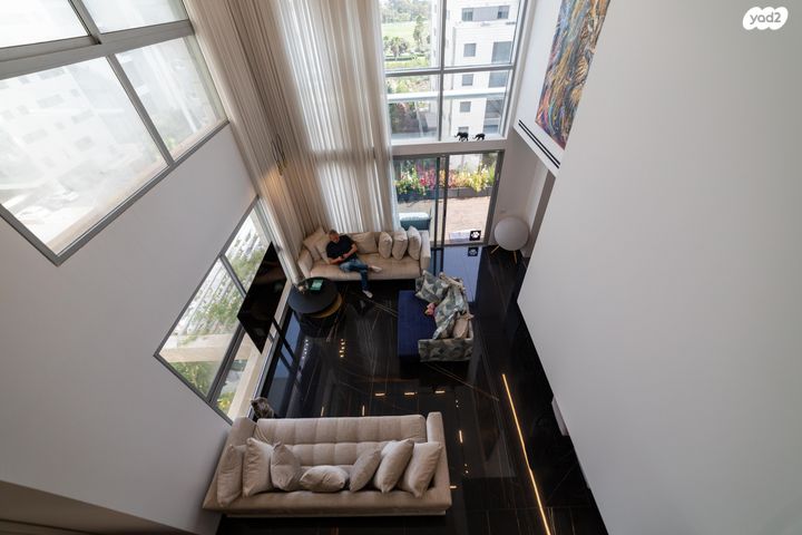 דופלקס, מאיר יערי, כוכב הצפון, תל אביב יפו