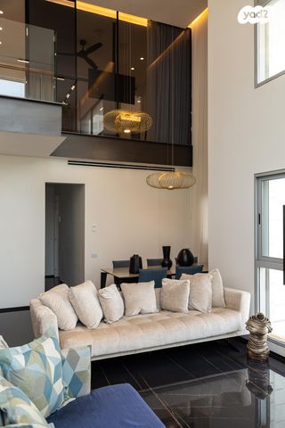 דופלקס, מאיר יערי, כוכב הצפון, תל אביב יפו