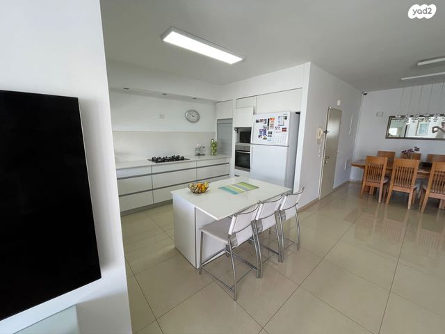 גג/ פנטהאוז, יעקב פנחסי 10, עין גנים, פתח תקווה