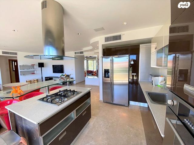 גג/ פנטהאוז, איינשטיין, הרצליה פיתוח, הרצליה