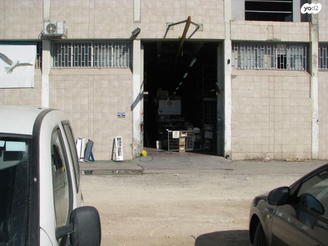 מבני תעשיה, פתח תקווה