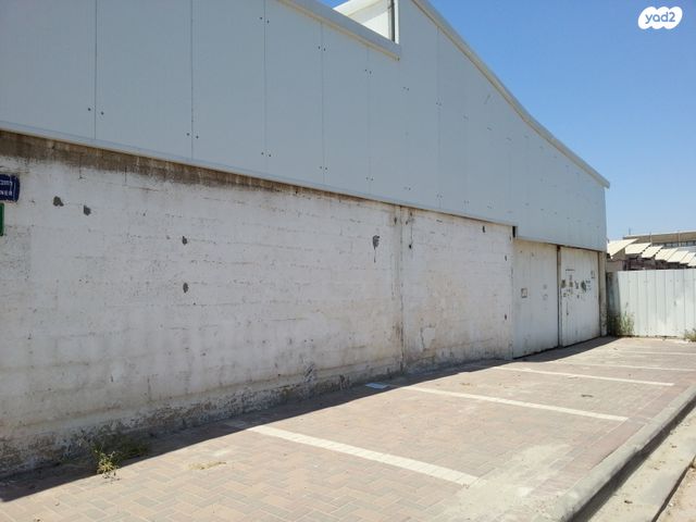 מבני תעשיה, ברקן