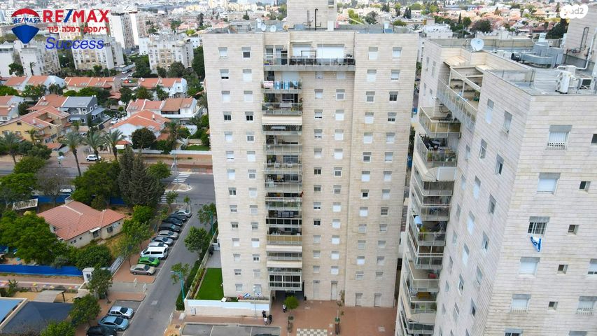 גג/ פנטהאוז, זמיר 1, קרית מנחם בגין, רמלה