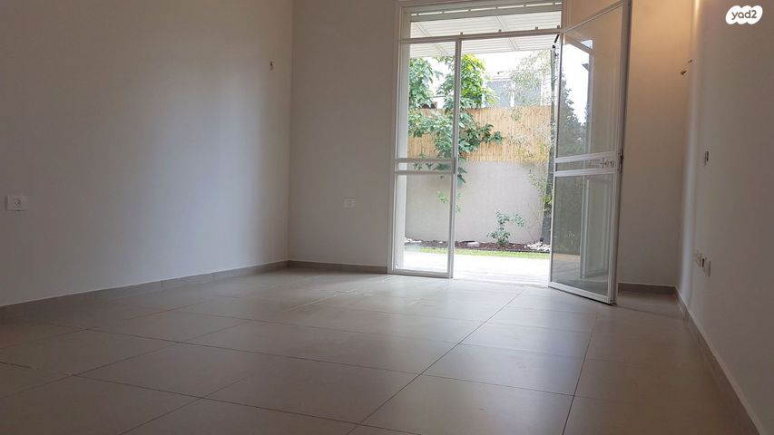 דירת גן, הירדן, ישרש, ישרש