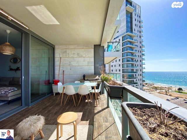 דירה, שדרות רחבעם זאבי 1, גבעת אולגה, חדרה