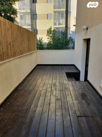 דירה, בית הלל 30, מונטיפיורי, הרכבת, תל אביב יפו