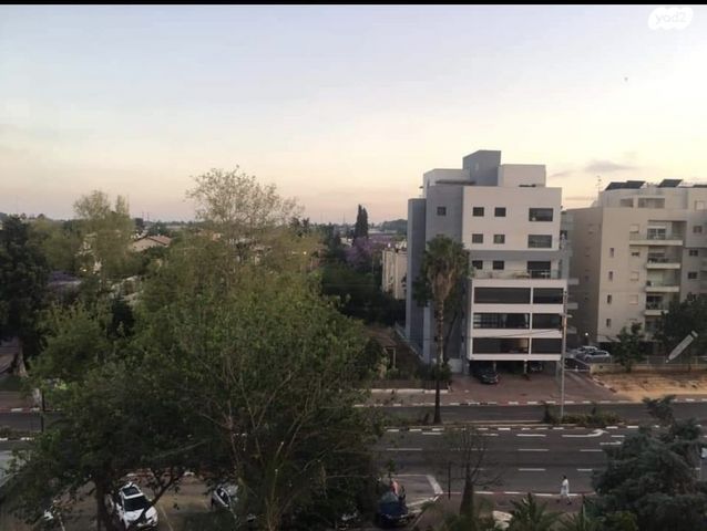 דירה, נתן יונתן, לסטר/רבוצקי, רעננה