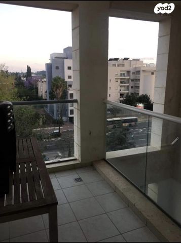 דירה, נתן יונתן, לסטר/רבוצקי, רעננה