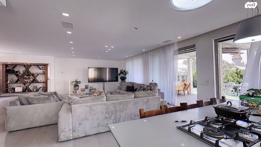 דירת גן, מרגוע, עג'מי, גבעת העליה, תל אביב יפו