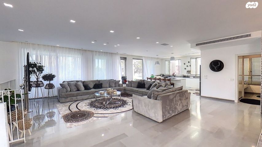 דירת גן, מרגוע, עג'מי, גבעת העליה, תל אביב יפו