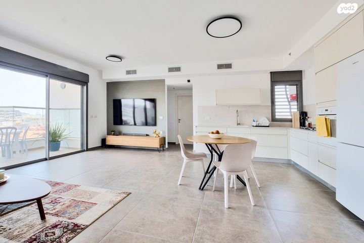 דירה, שדרות הרב לוין, גני מרום, רמת גן