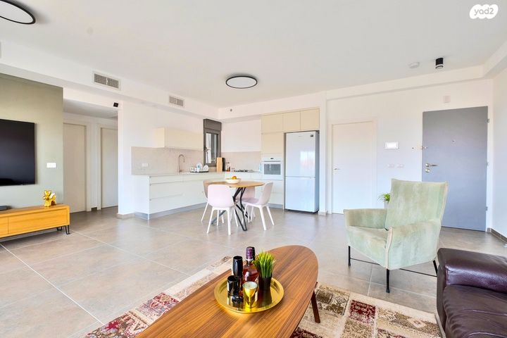 דירה, שדרות הרב לוין, גני מרום, רמת גן