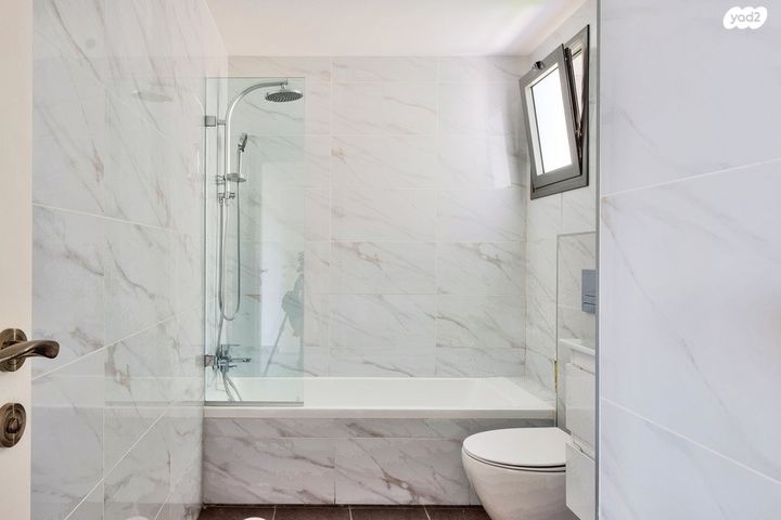 דירה, שדרות הרב לוין, גני מרום, רמת גן