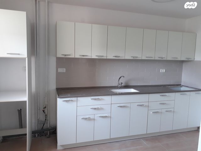 דירה, הרב קוק 25, שכונה ותיקה - מרכז העיר, מעלות תרשיחא