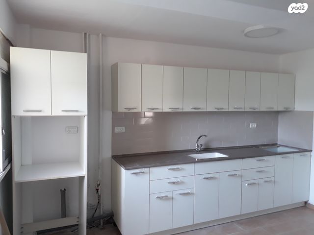 דירה, הרב קוק 25, שכונה ותיקה - מרכז העיר, מעלות תרשיחא