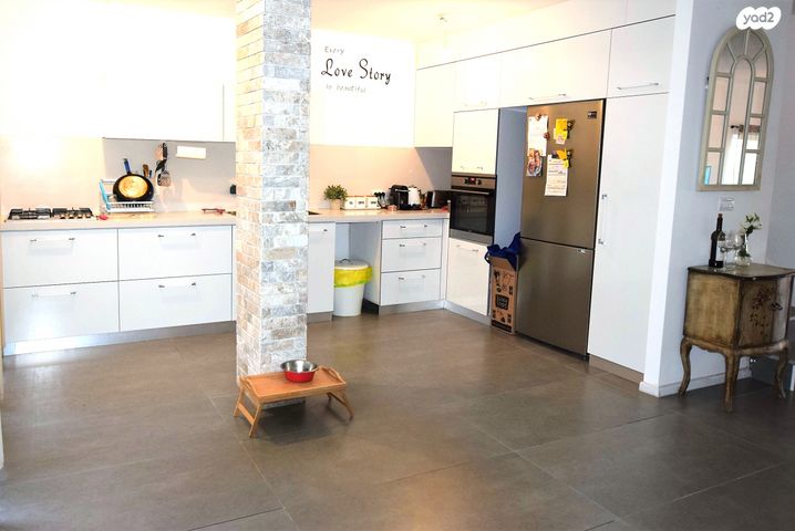 דו משפחתי, אורנית