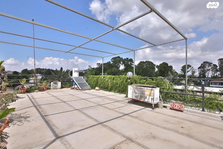 טריפלקס, המעפיל, קרית ביאליק