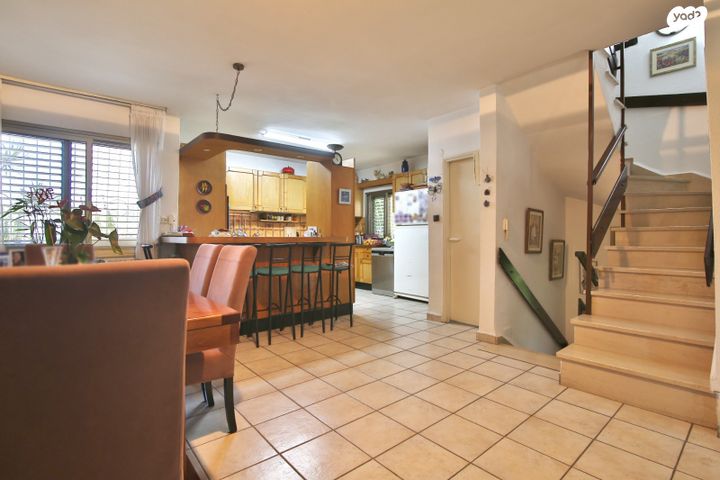 טריפלקס, המעפיל, קרית ביאליק