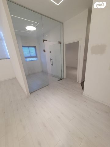 משרדים, תלפיות תעשיה ומסחר, ירושלים