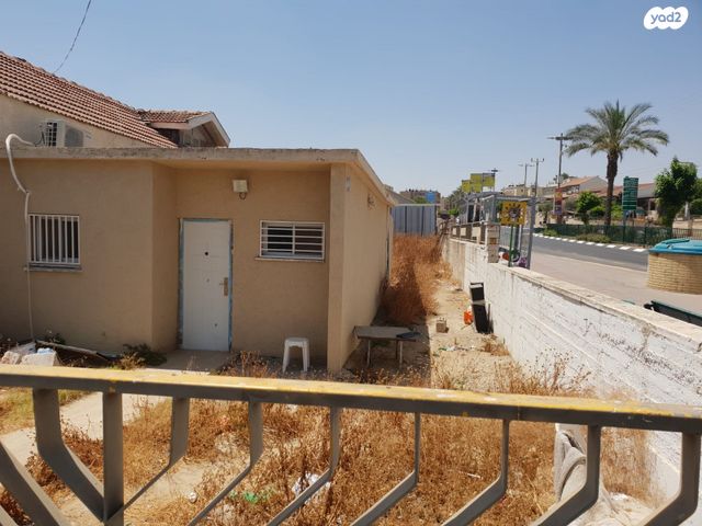 חנויות/ שטח מסחרי