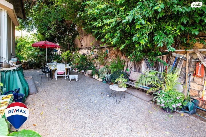 דו משפחתי, הסוכה, נווה הברון, זכרון יעקב