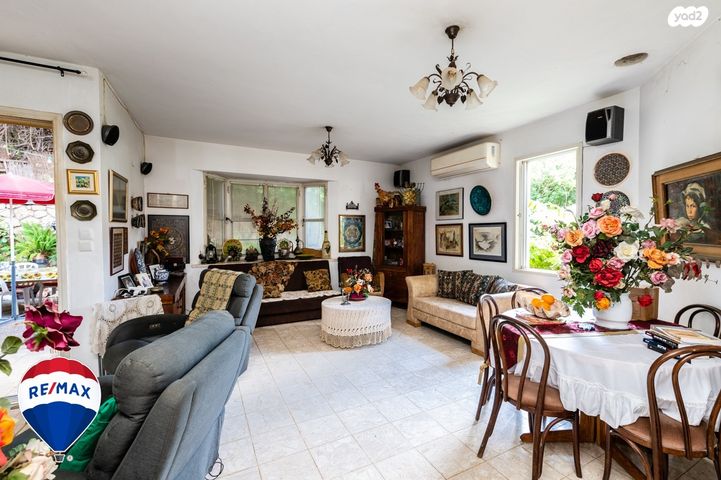 דו משפחתי, הסוכה, נווה הברון, זכרון יעקב