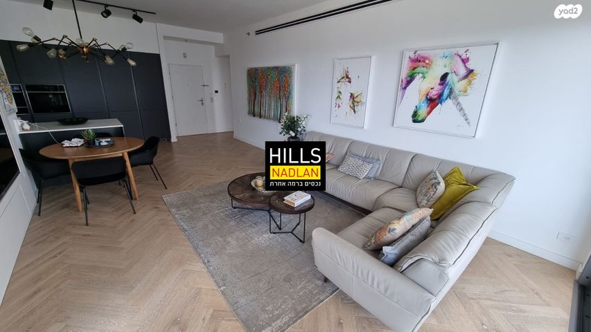 דירה, אריק איינשטיין, הרצליה ב', הרצליה