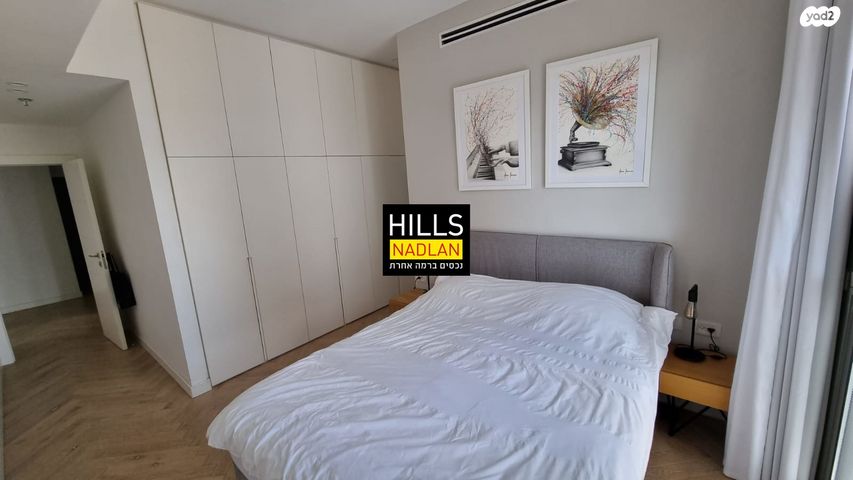 דירה, אריק איינשטיין, הרצליה ב', הרצליה